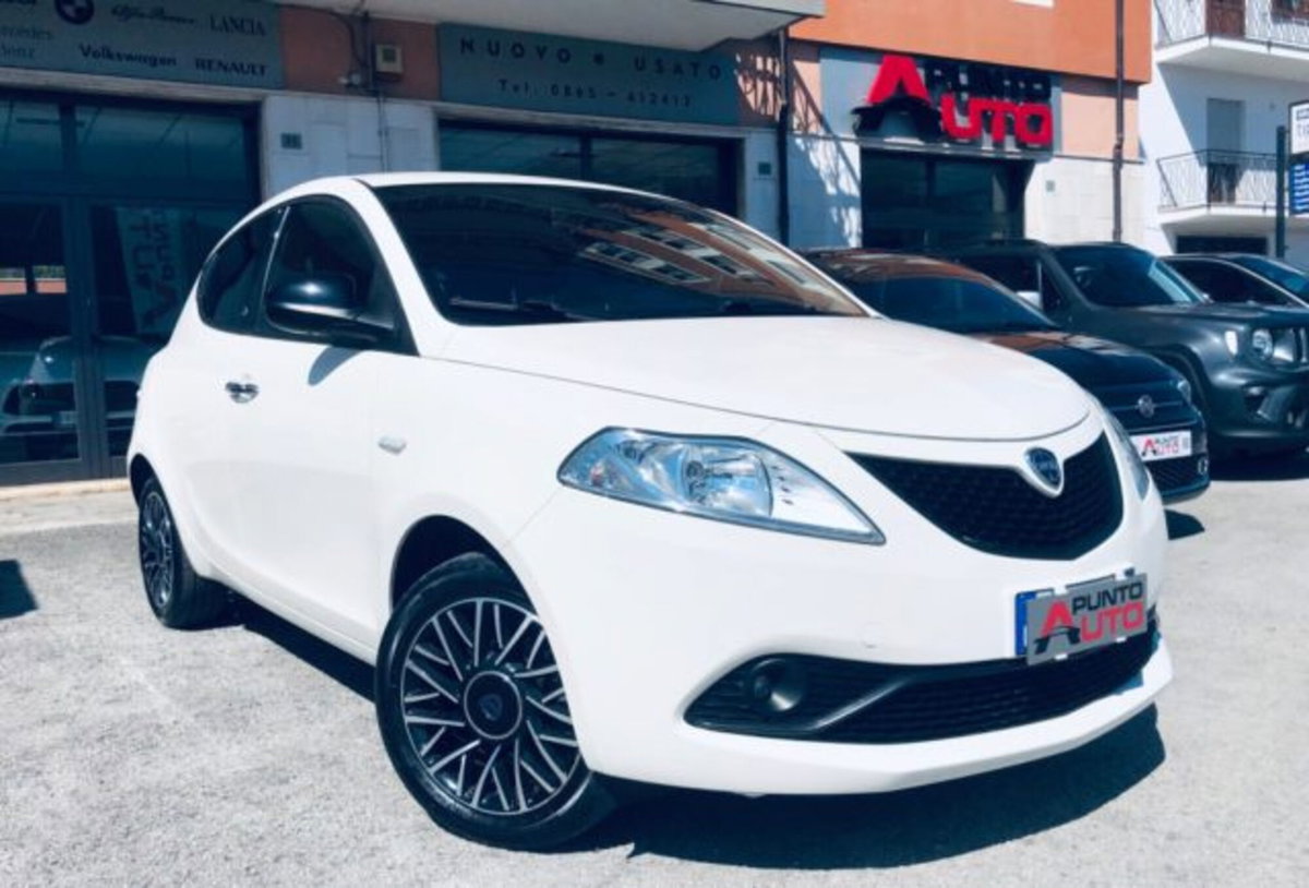 Lancia Ypsilon 1.0 FireFly 5 porte S&S Hybrid Ecochic Gold