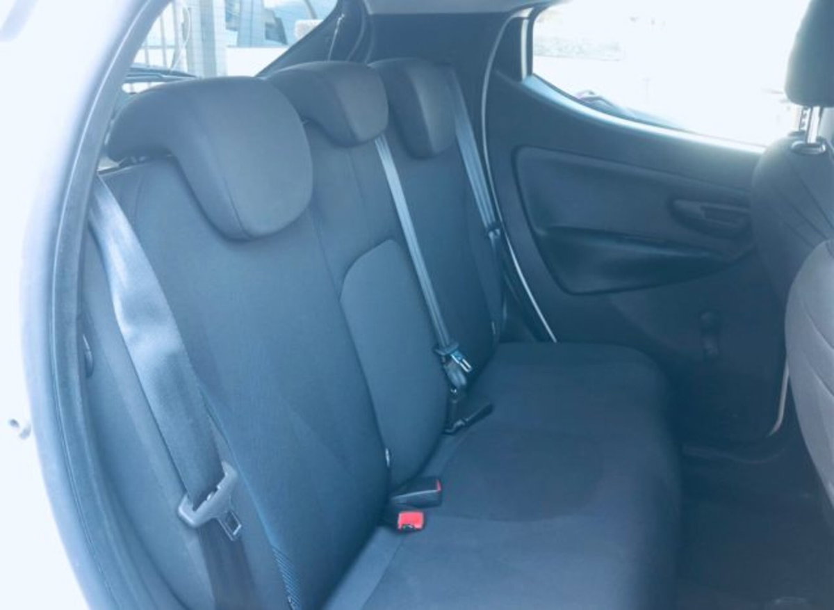 Lancia Ypsilon 1.0 FireFly 5 porte S&S Hybrid Ecochic Gold (10)