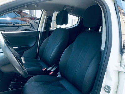 Lancia Ypsilon 1.0 FireFly 5 porte S&S Hybrid Ecochic Gold (14)