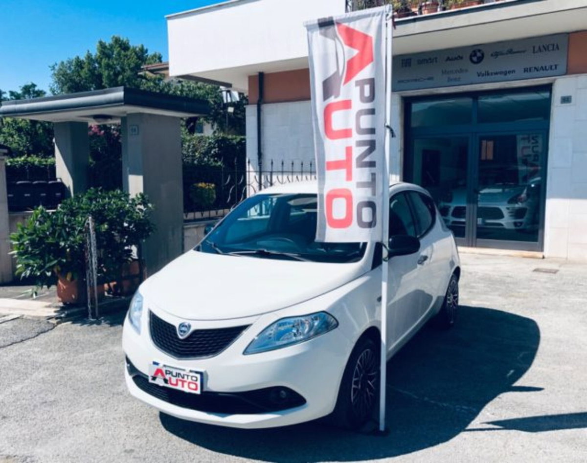 Lancia Ypsilon 1.0 FireFly 5 porte S&S Hybrid Ecochic Gold (20)
