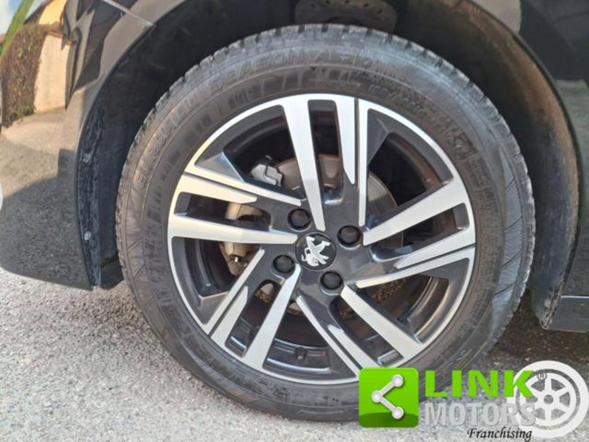 Peugeot 208 1.2 puretech Active s&s 75cv (10)