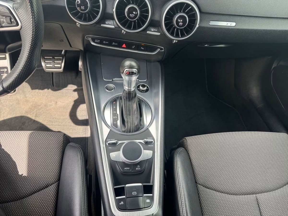 Audi TT Cabrio 1.8 TFSI S tronic S line (11)