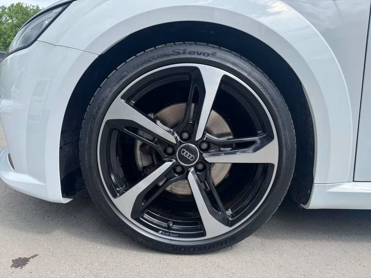 Audi TT Cabrio 1.8 TFSI S tronic S line (5)