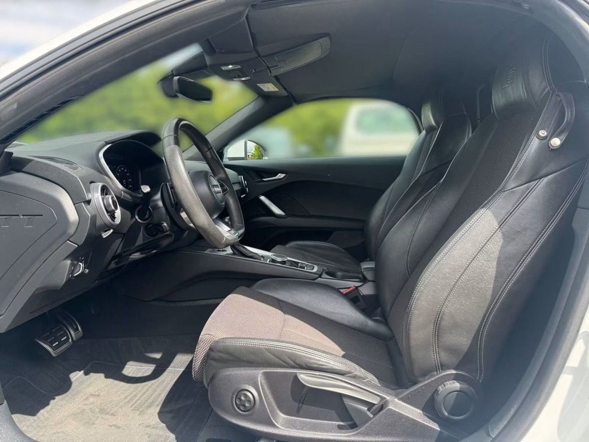 Audi TT Cabrio 1.8 TFSI S tronic S line (8)