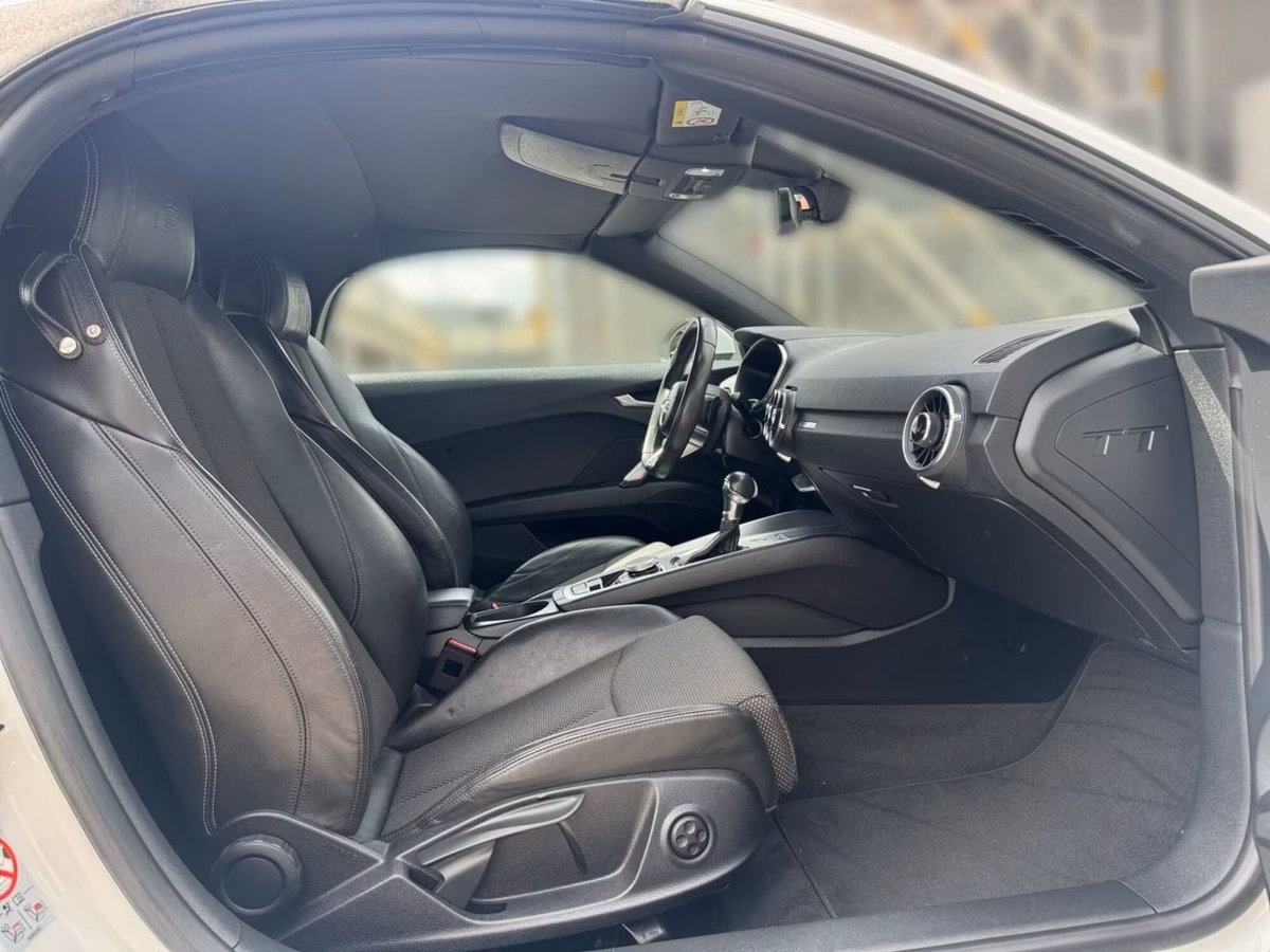 Audi TT Cabrio 1.8 TFSI S tronic S line (9)