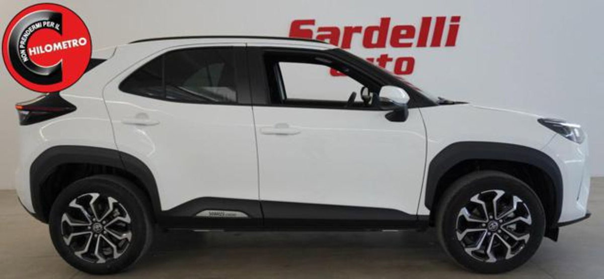 Toyota Yaris Cross 1.5h GR Sport Black Sky fwd 116cv e-cvt (6)