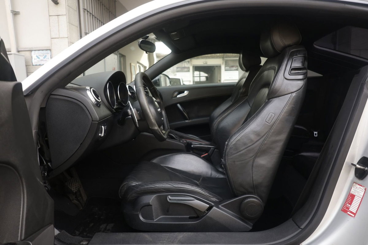 Audi TT Coupé Coupe 45 2.0 tfsi quattro s-tronic (17)