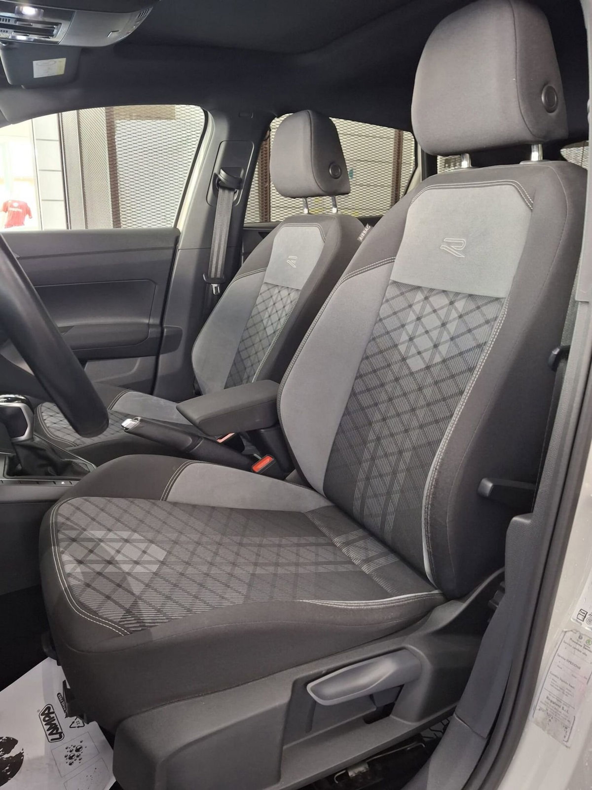 Volkswagen Taigo 1.5 tsi R-Line 150cv dsg (16)