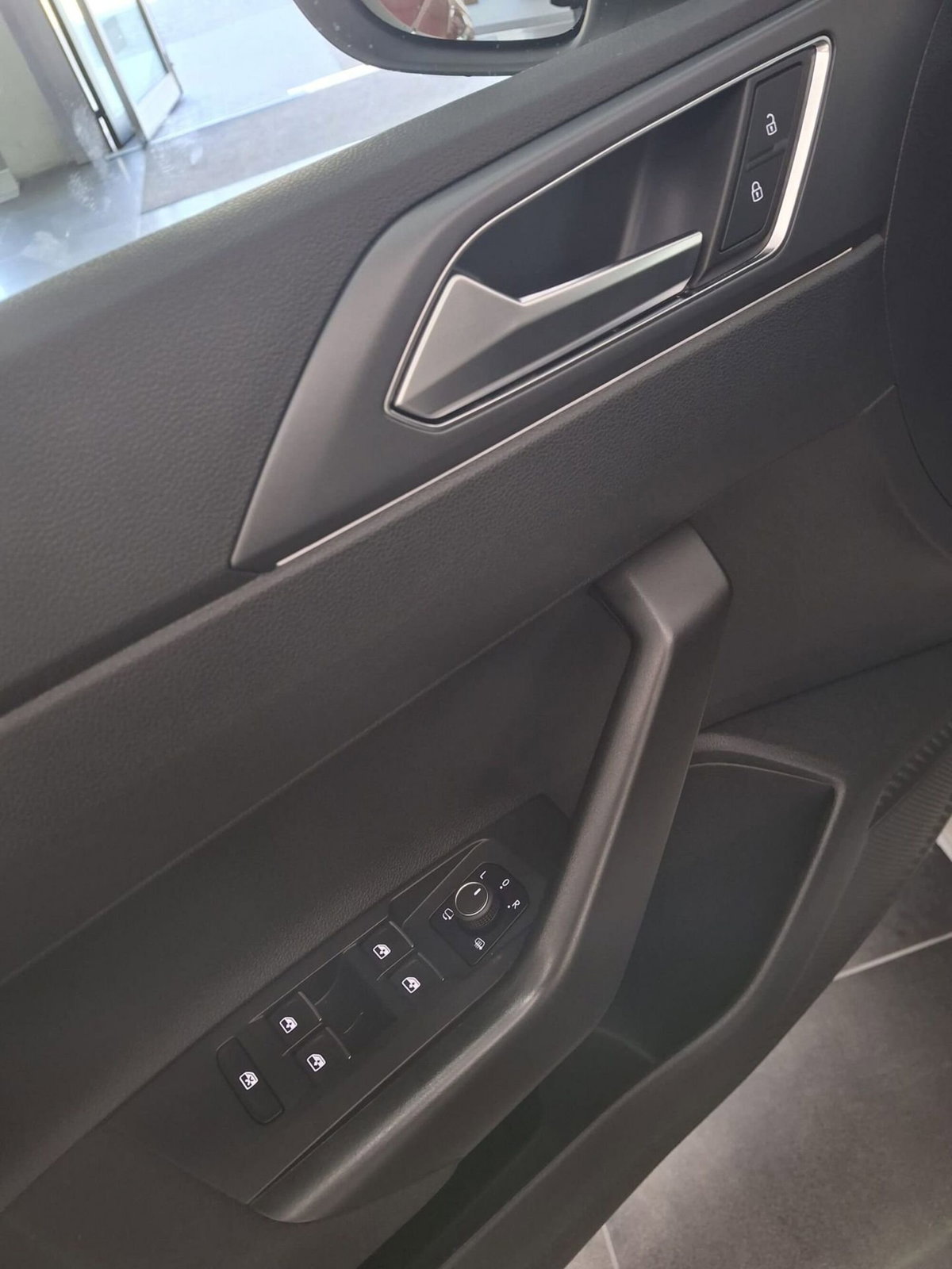 Volkswagen Taigo 1.5 tsi R-Line 150cv dsg (20)
