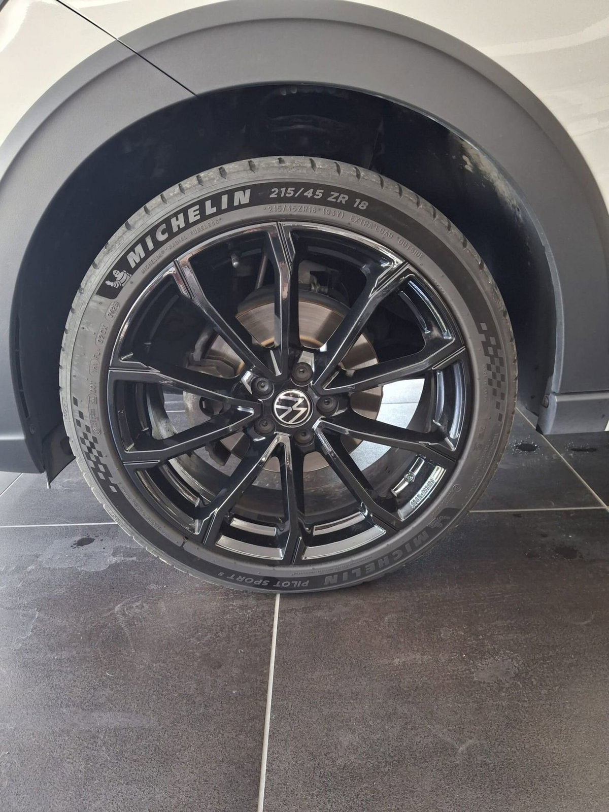 Volkswagen Taigo 1.5 tsi R-Line 150cv dsg (8)