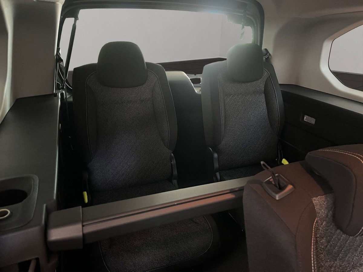 Peugeot Rifter Long 1.5 bluehdi Allure 130cv eat8 7p.ti (13)