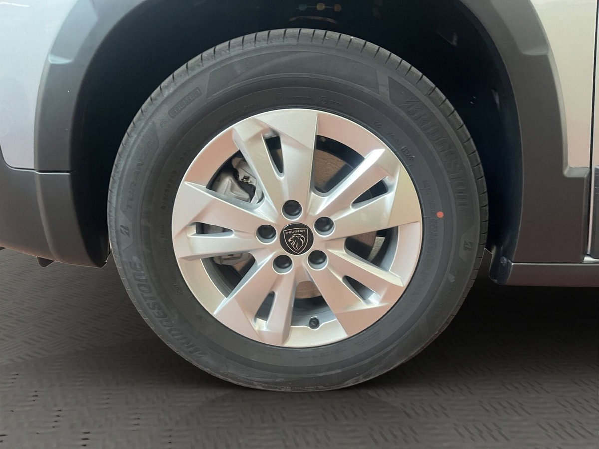 Peugeot Rifter Long 1.5 bluehdi Allure 130cv eat8 7p.ti (4)