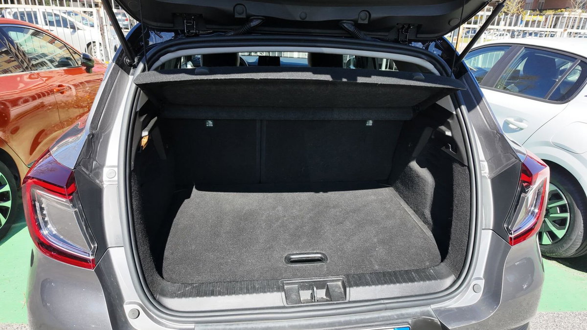 Renault Captur Full Hybrid E-Tech 145 CV Techno Fast Track (6)