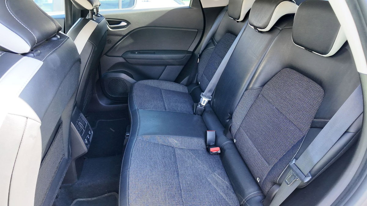 Renault Captur Full Hybrid E-Tech 145 CV Techno Fast Track (8)