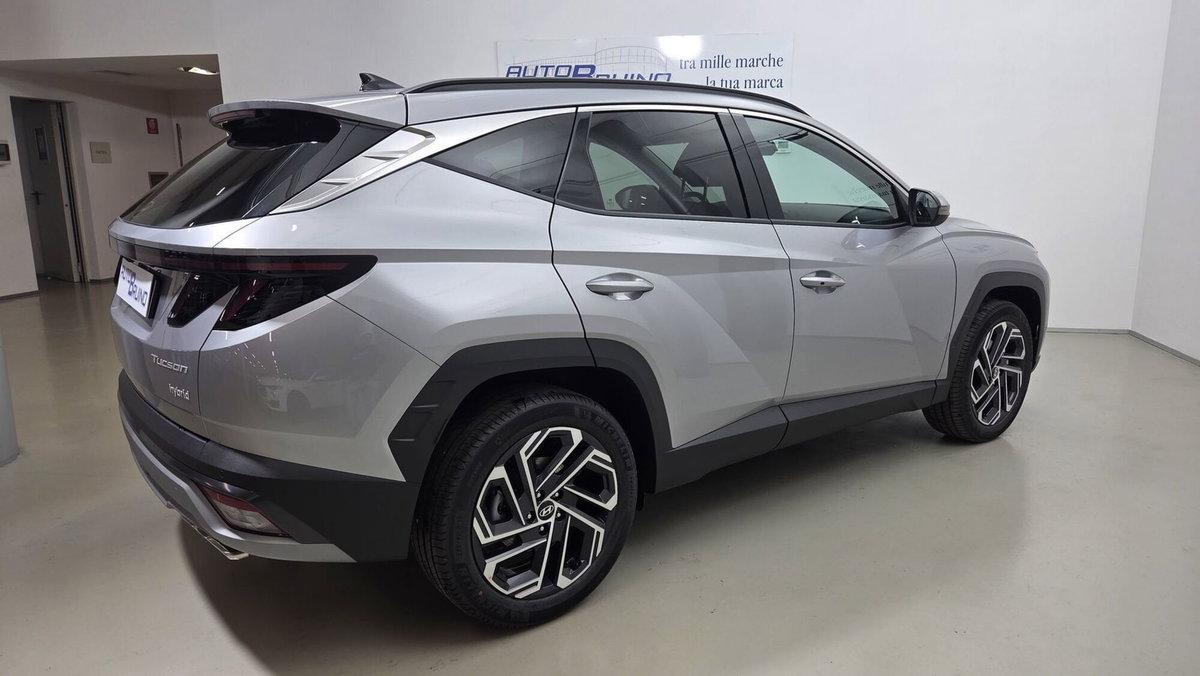 Hyundai Tucson 1.6 hev Exellence 2wd 239cv auto (4)