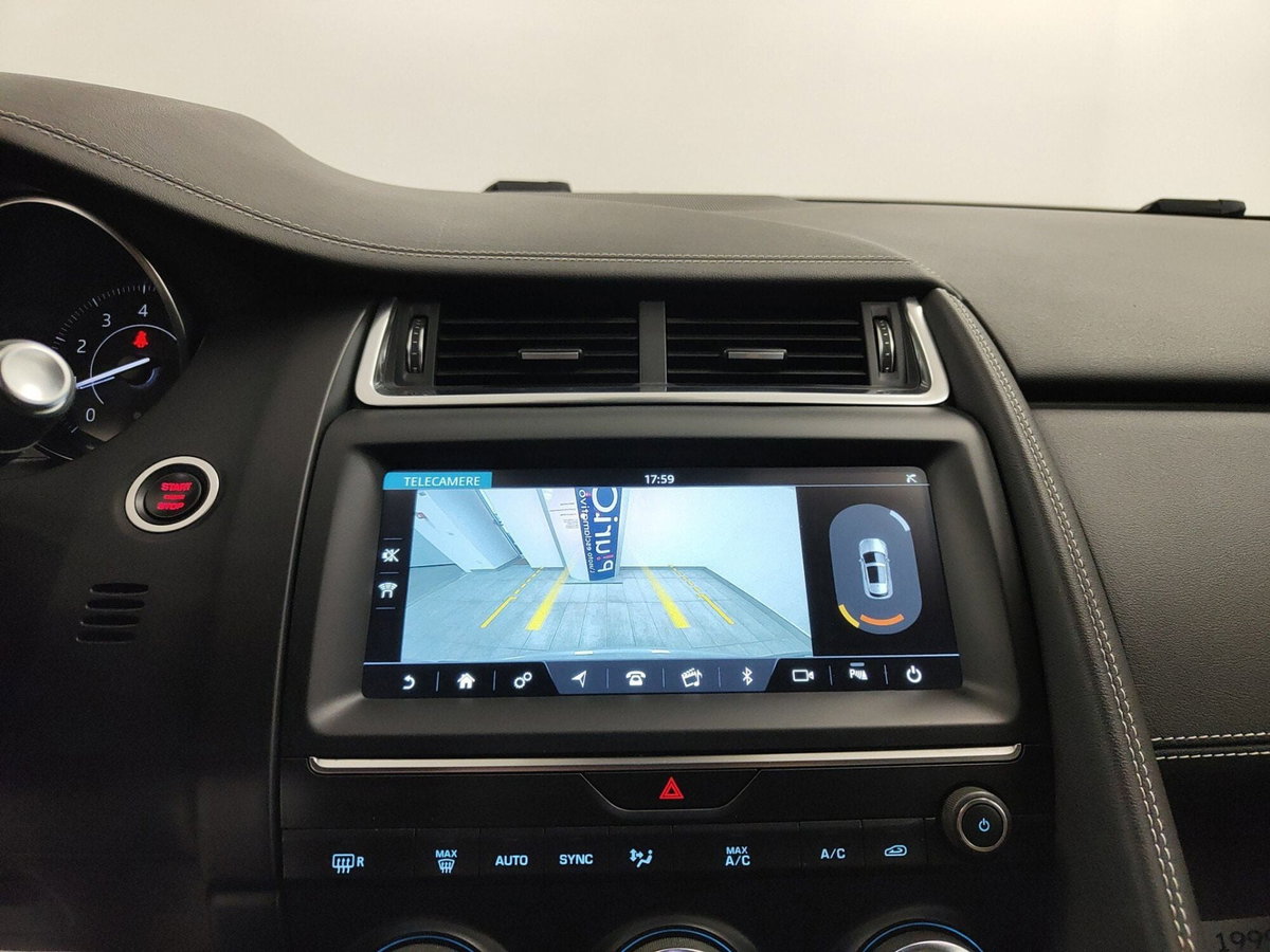 Jaguar E-Pace 2.0 AWD aut. R-Dynamic (12)