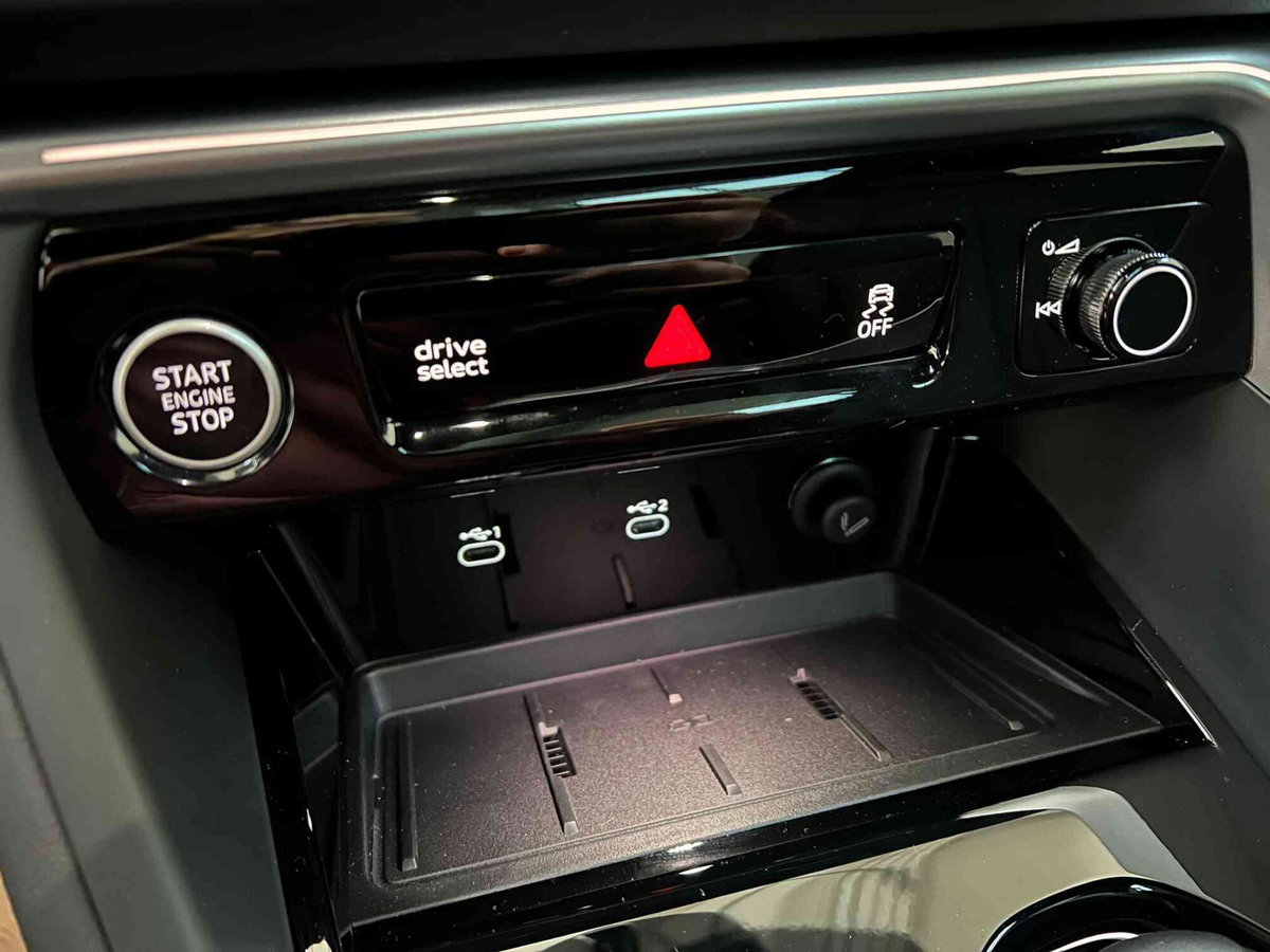 Audi Q5 2.0 tdi mhev+ S line edition quattro 204cv s-tronic (13)