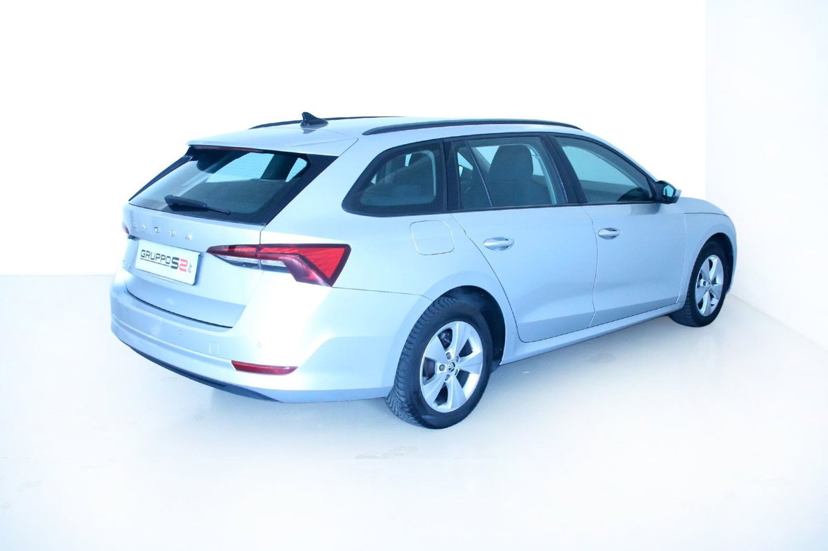 Skoda Octavia Station Wagon 2.0 TDI EVO SCR DSG Wagon Executive (4)