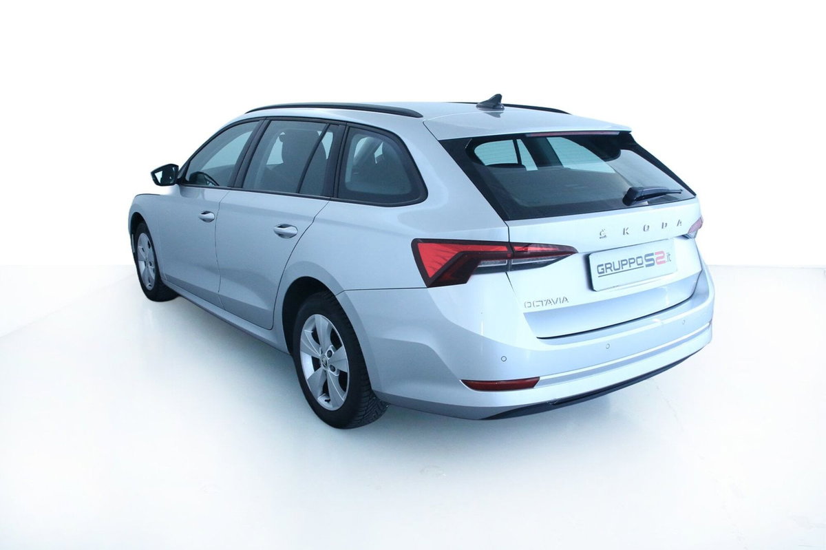 Skoda Octavia Station Wagon 2.0 TDI EVO SCR DSG Wagon Executive (6)