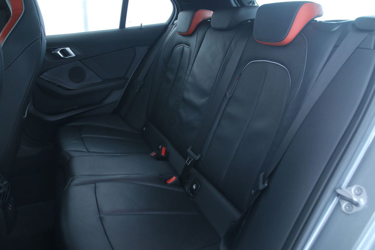 BMW Serie 1 5p. 118i 5p. Msport (8)