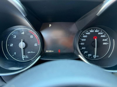 Alfa Romeo Giulia 2.2 Turbodiesel 210 CV AT8 AWD Q4 Veloce (9)