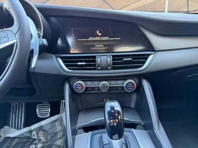 Alfa Romeo Giulia 2.2 Turbodiesel 210 CV AT8 AWD Q4 Veloce (11)