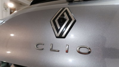 Renault Clio 1.0 tce Techno 90cv (14)