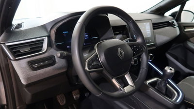 Renault Clio 1.0 tce Techno 90cv (4)