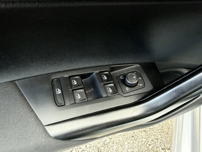 Volkswagen Polo 1.0 tsi R-Line 95cv dsg (8)