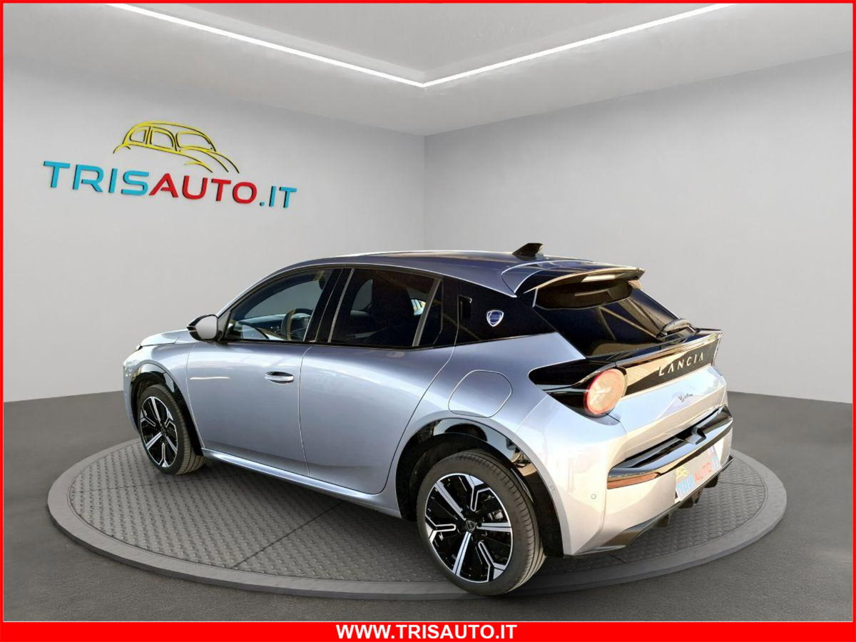 Lancia Ypsilon 1.2 mhev LX 110cv e-dct (2)
