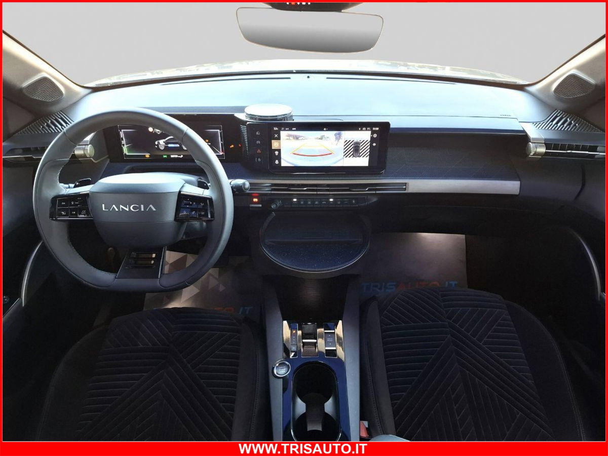 Lancia Ypsilon 1.2 mhev LX 110cv e-dct (6)