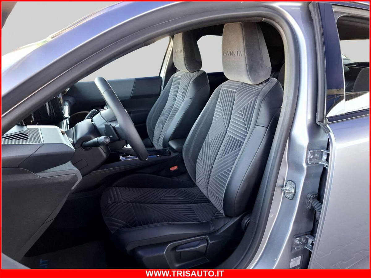 Lancia Ypsilon 1.2 mhev LX 110cv e-dct (9)