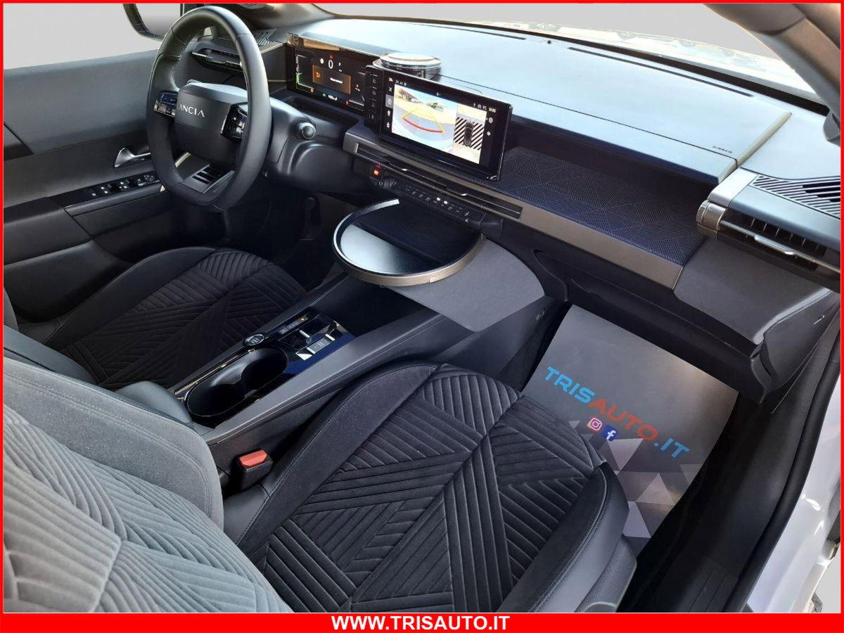 Lancia Ypsilon 1.2 mhev LX 110cv e-dct (7)