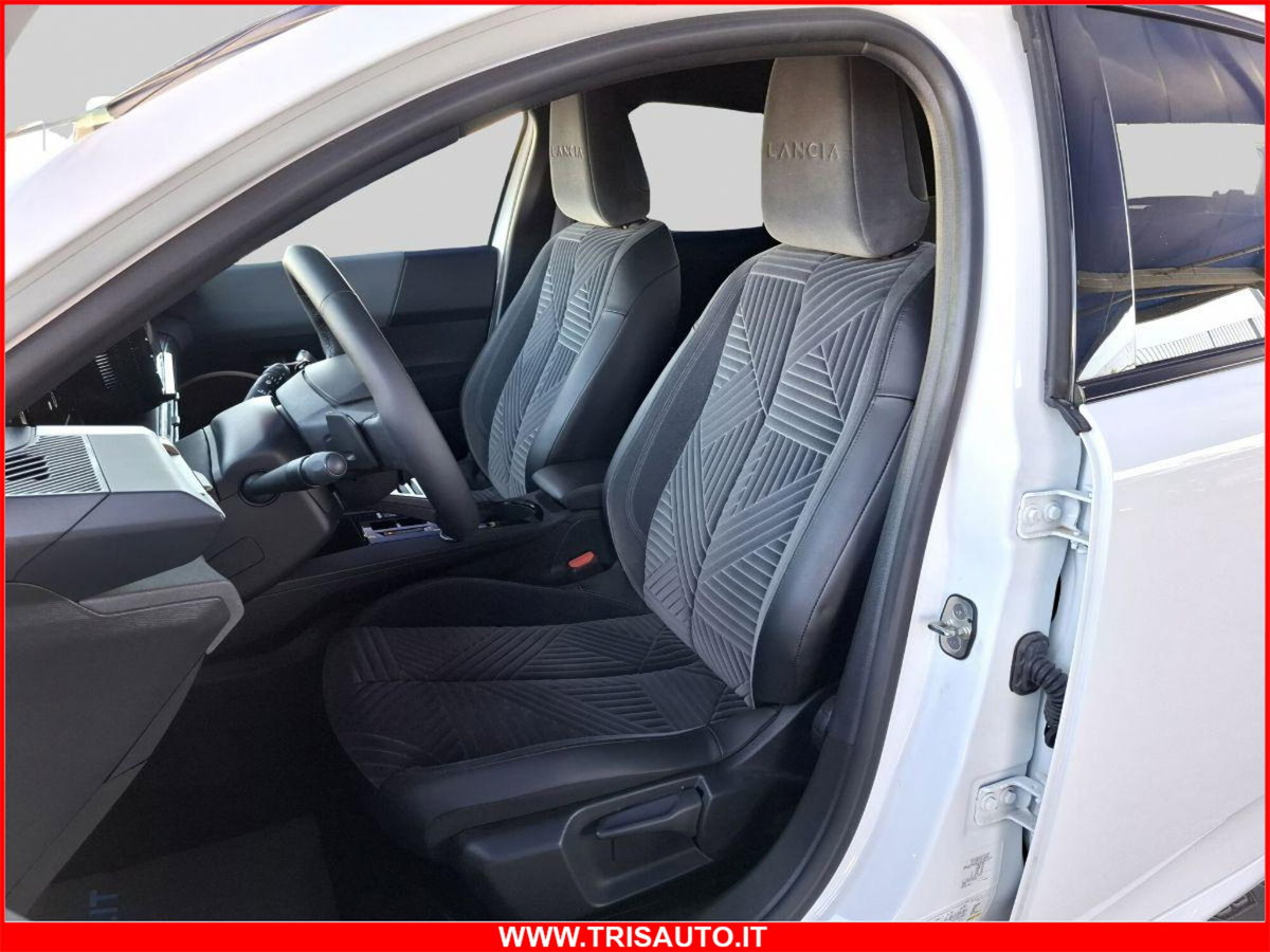 Lancia Ypsilon 1.2 mhev LX 110cv e-dct (9)
