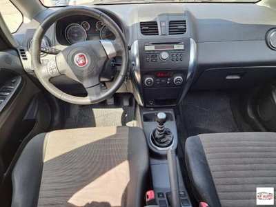 Fiat Sedici 2.0 MJT 16V DPF 4x4 Emotion (12)