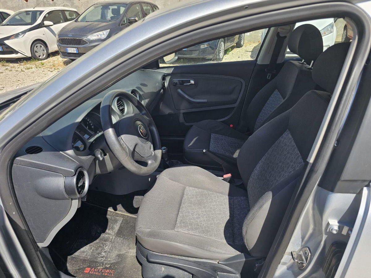 SEAT Ibiza 1.2 12V 70CV 5p. Stylance DUAL (9)