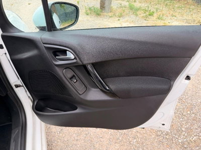 Citroen C3 1.2 VTi 82 Exclusive (20)