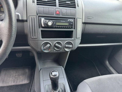 Volkswagen Polo 1.6 5 porte Comfortline BiFuel (12)