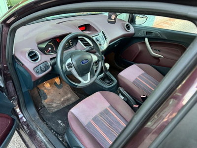 Ford Fiesta 1.4 TDCi 68CV 5 porte Titanium (5)