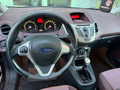 Ford Fiesta 1.4 TDCi 68CV 5 porte Titanium (8)