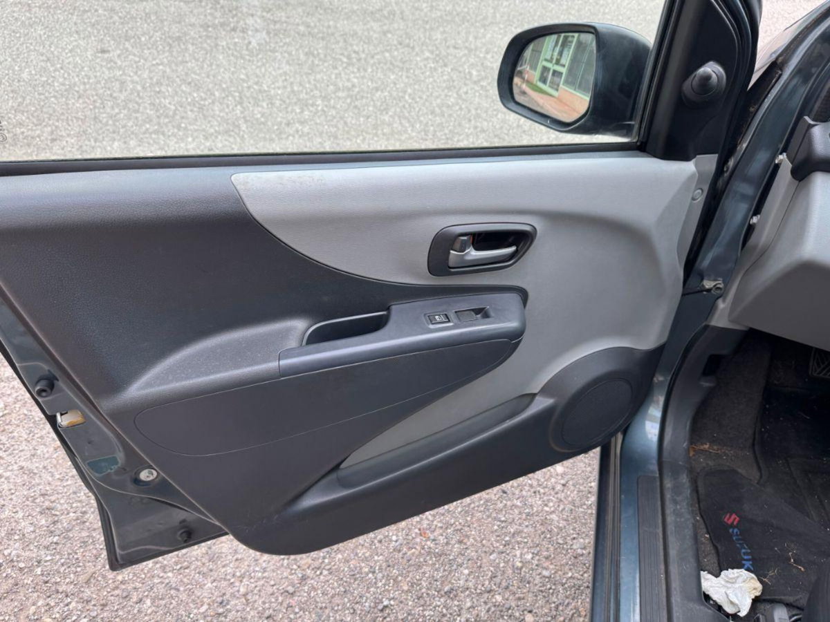 Suzuki Alto 1.0 GLX (11)