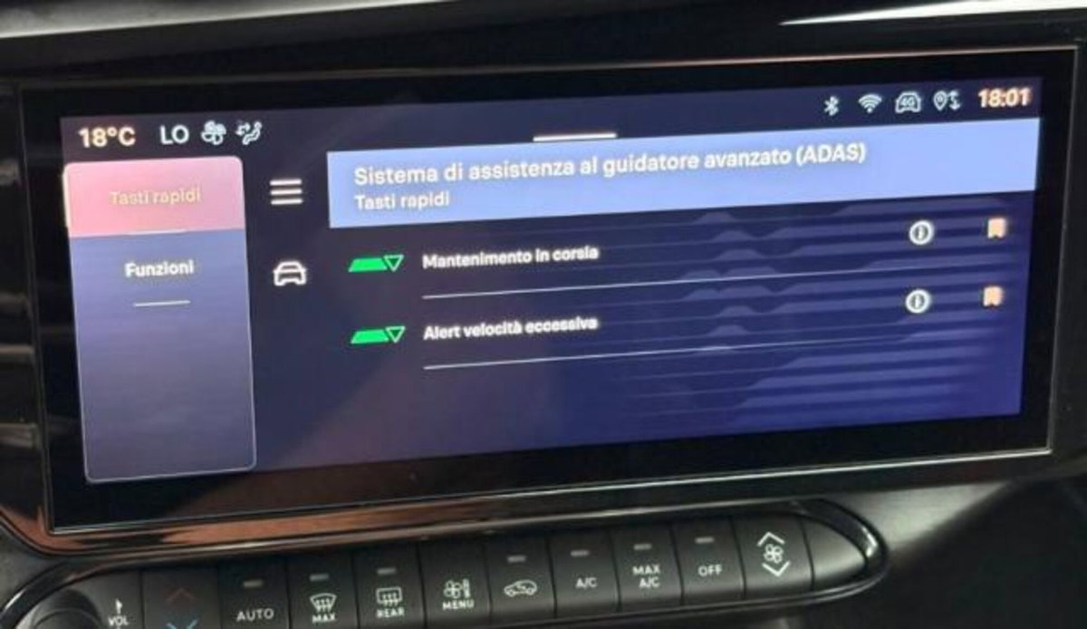 Alfa Romeo Junior 1.2 ibrida Sport Speciale 145cv edct6 (12)