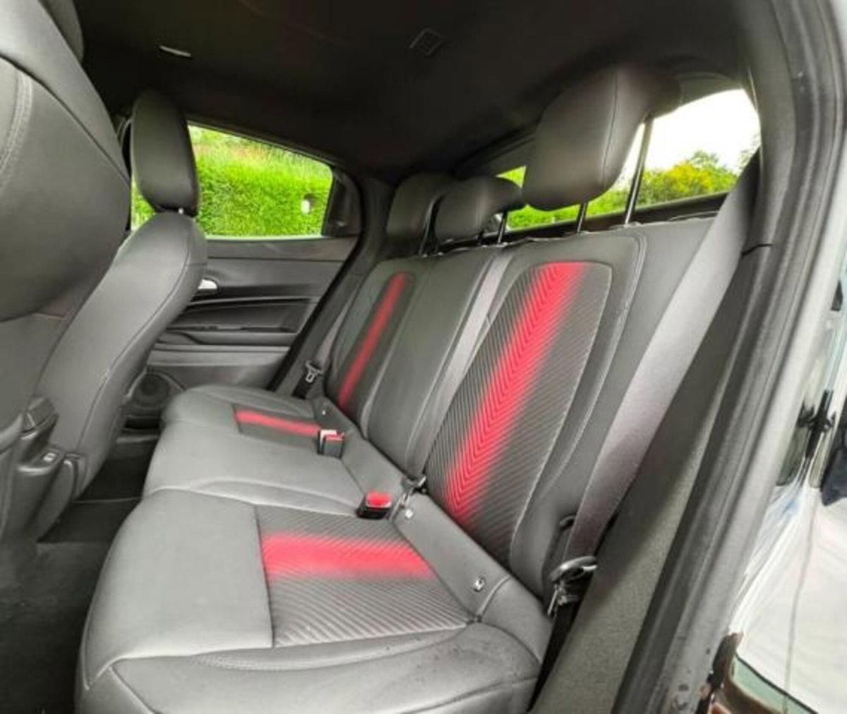 Alfa Romeo Junior 1.2 ibrida Sport Speciale 145cv edct6 (6)