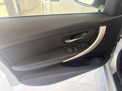 BMW Serie 3 Touring 318d  Business Advantage aut. (8)