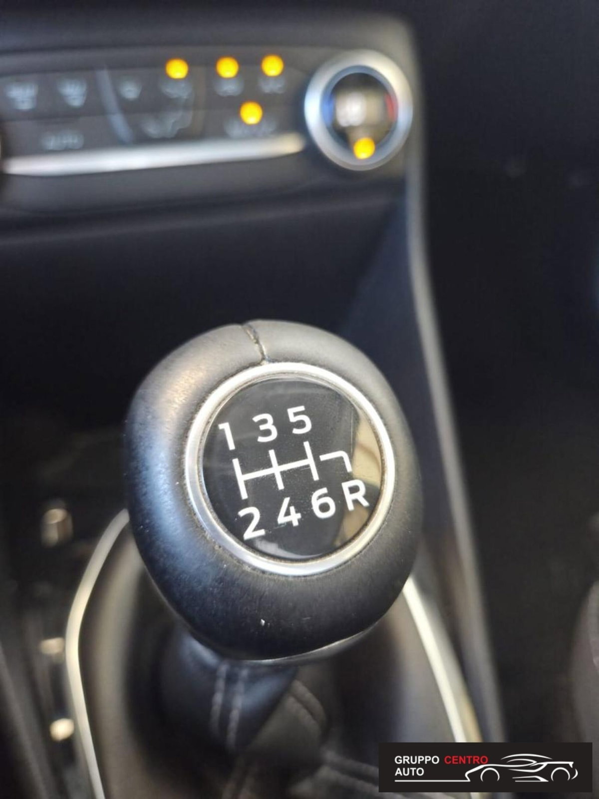 Ford Fiesta 1.5 EcoBlue 5 porte Titanium (11)