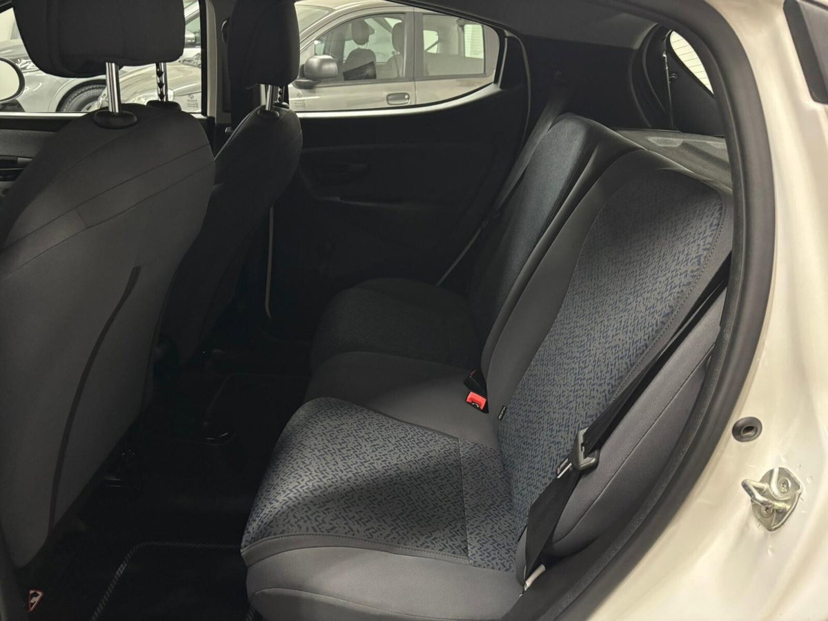 Lancia Ypsilon 1.0 FireFly 5 porte S&S Hybrid Silver Plus (12)