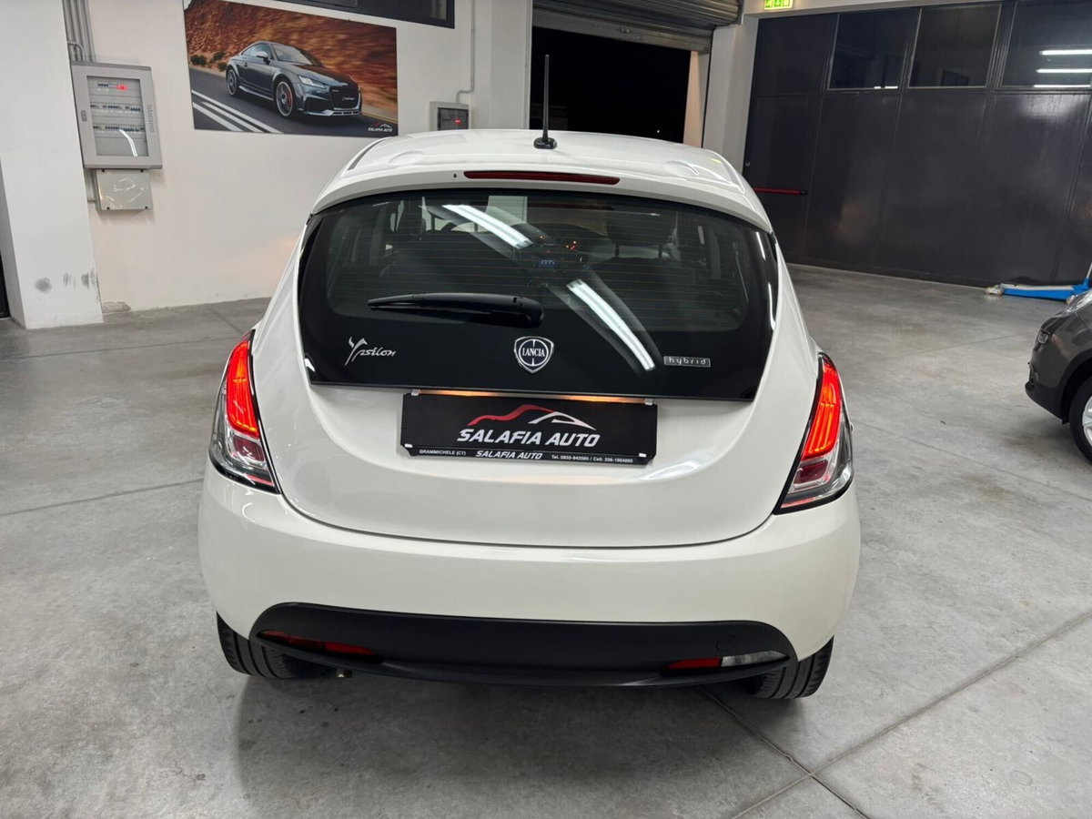 Lancia Ypsilon 1.0 FireFly 5 porte S&S Hybrid Silver Plus (4)