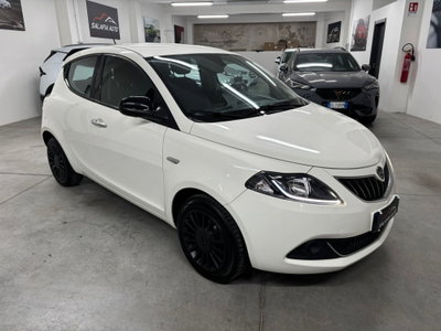 Lancia Ypsilon 1.0 FireFly 5 porte S&S Hybrid Silver Plus (6)