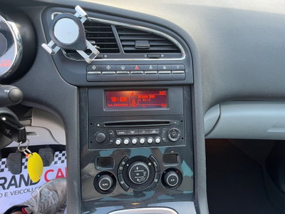 Peugeot 5008 2.0 HDi 150CV Allure (15)