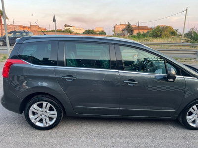 Peugeot 5008 2.0 HDi 150CV Allure (4)